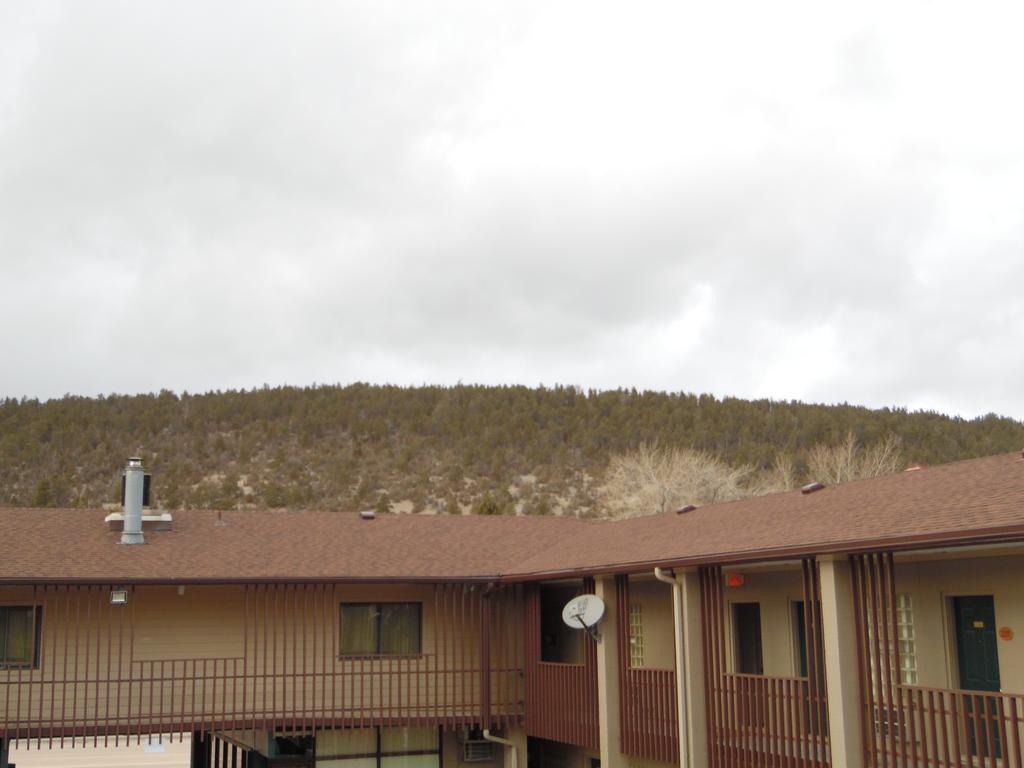 Bear Lodge Motel Sundance Extérieur photo
